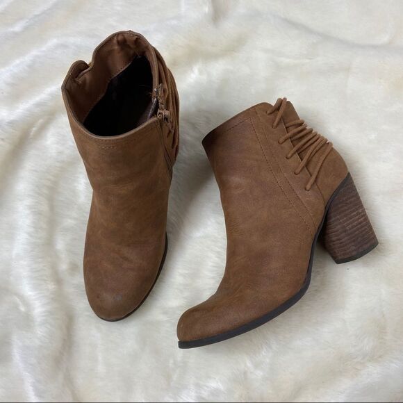 Madden Girl Dutton 8 ankle bootie - Picture 2 of 10